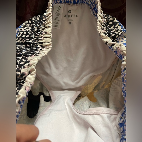 Athleta shorts • Women’s medium - Picture 5 of 6